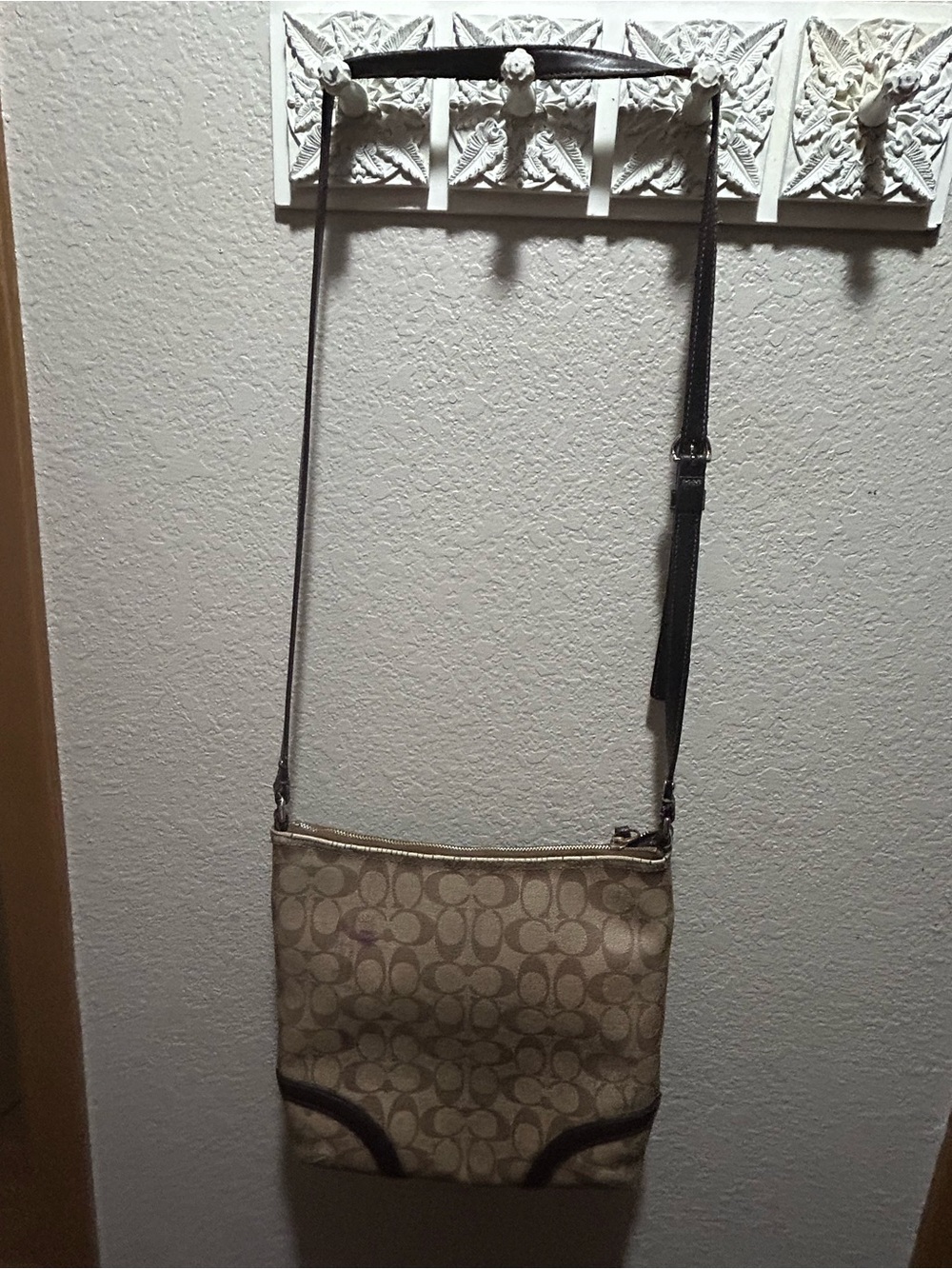 Cute Authentic Coach Crossbody - Picture 13 of 13